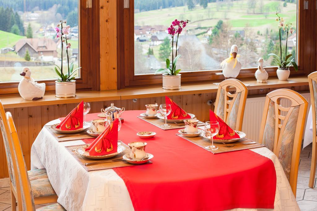 Auerhahn Bed And Breakfast - Black Forest - Waldhotel Eisenbach  Exterior photo