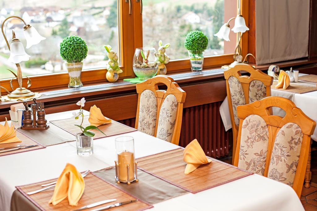 Auerhahn Bed And Breakfast - Black Forest - Waldhotel Eisenbach  Exterior photo